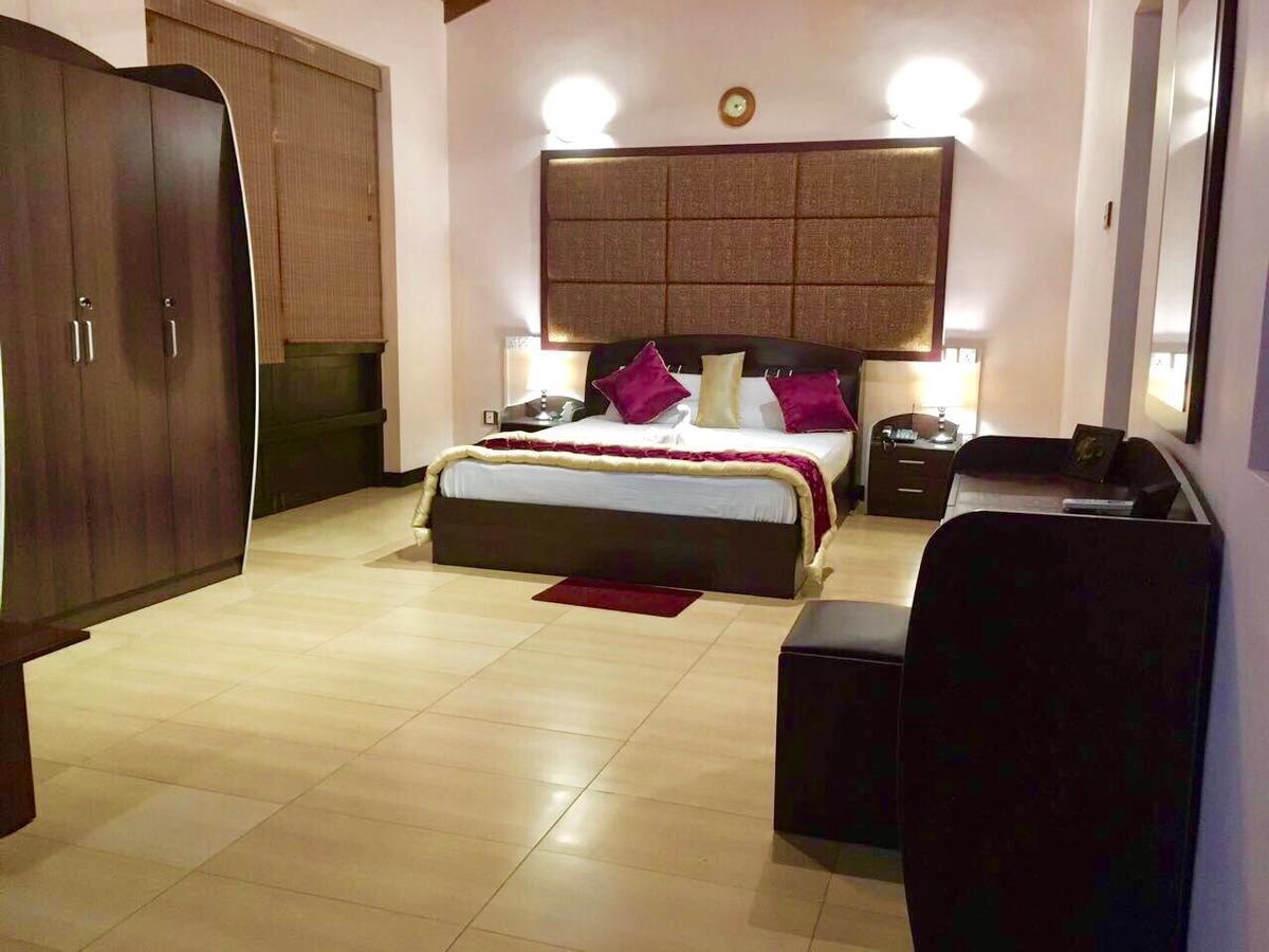 Villa Grand Kandana Luaran gambar